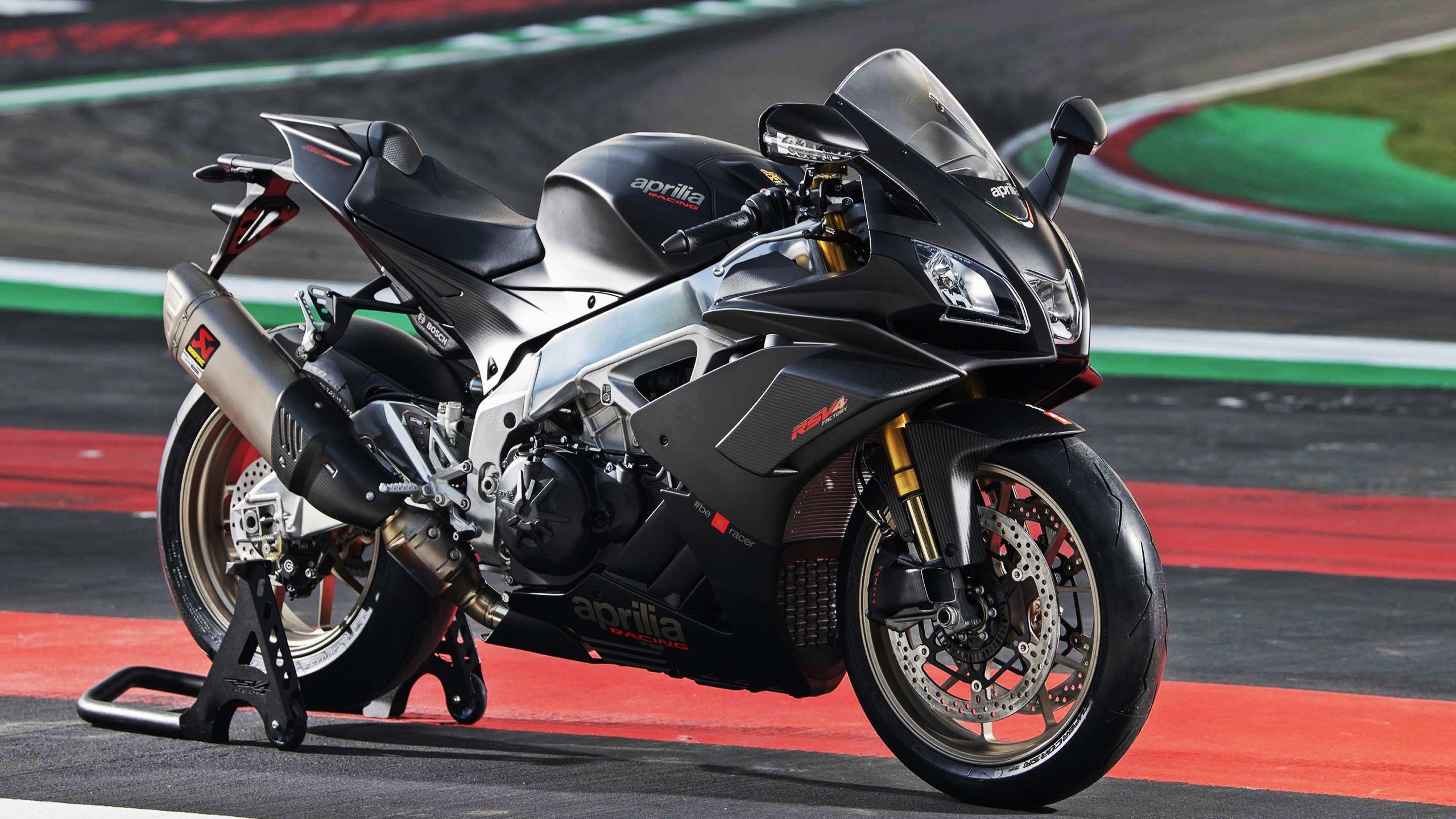 开云网站-技术团队优化视频分析系统提升赛前战术准备效率，视频团队展示